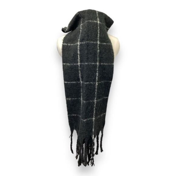 A New Day Women’s Check Winter Wrap Scarf with Tassel Fringe, Gray, OS - Picture 4 of 7